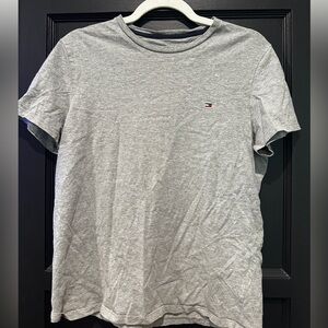Vintage 90s Tommy Hilfiger Men’s Grey T-Shirt Size Small
